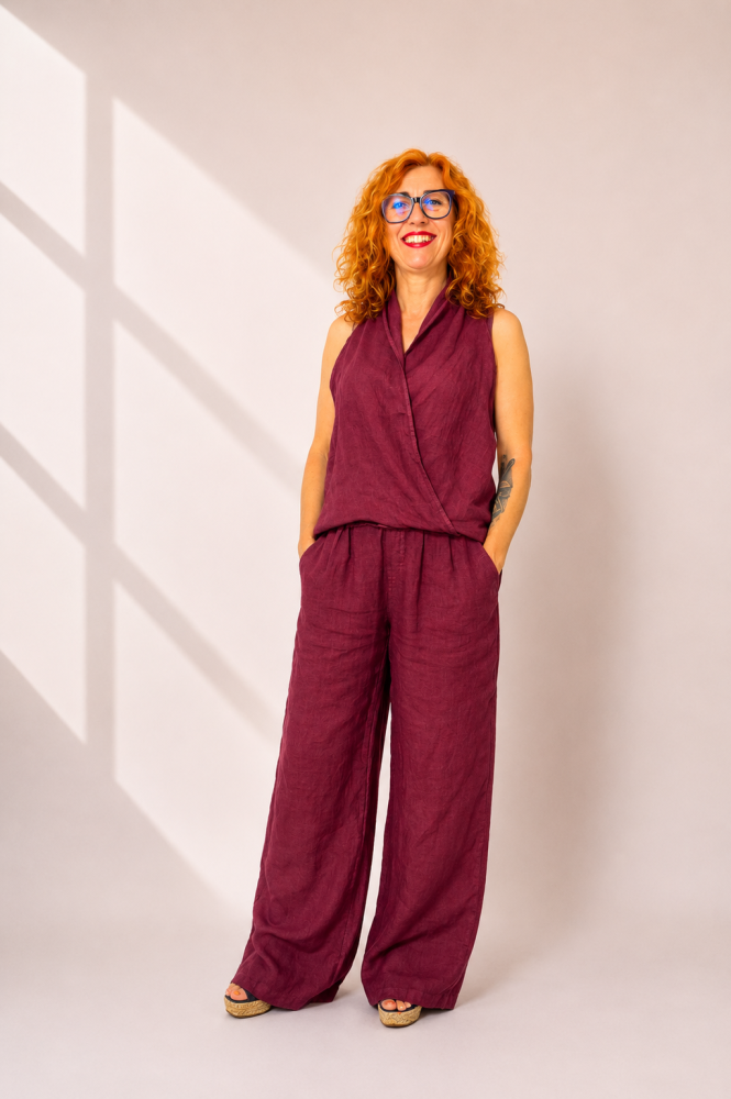 Lniany komplet – kopertowa bluzka i szerokie spodnie maxi w kolorze wina_KP005.png
