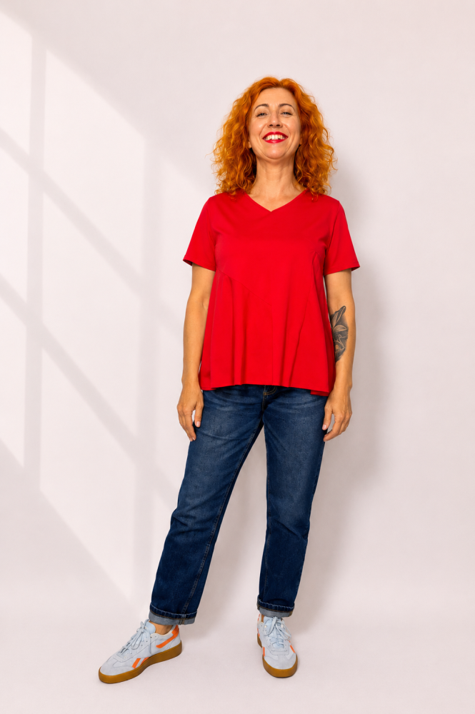 Czerwony t-shirt damski z dekoltem V_TS005.png
