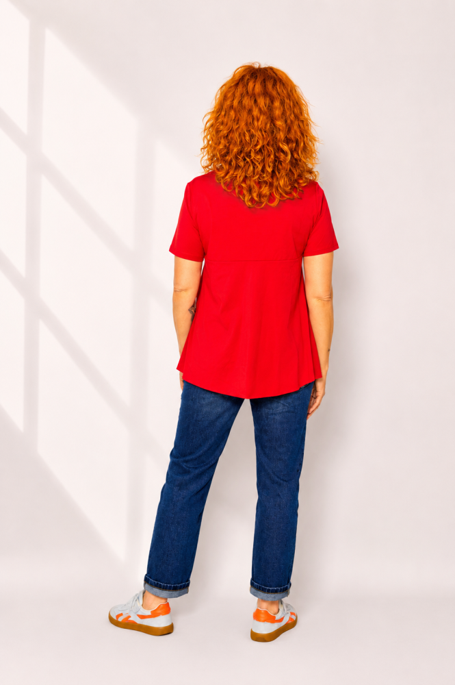 Czerwony t-shirt damski z dekoltem V_TS005A.png
