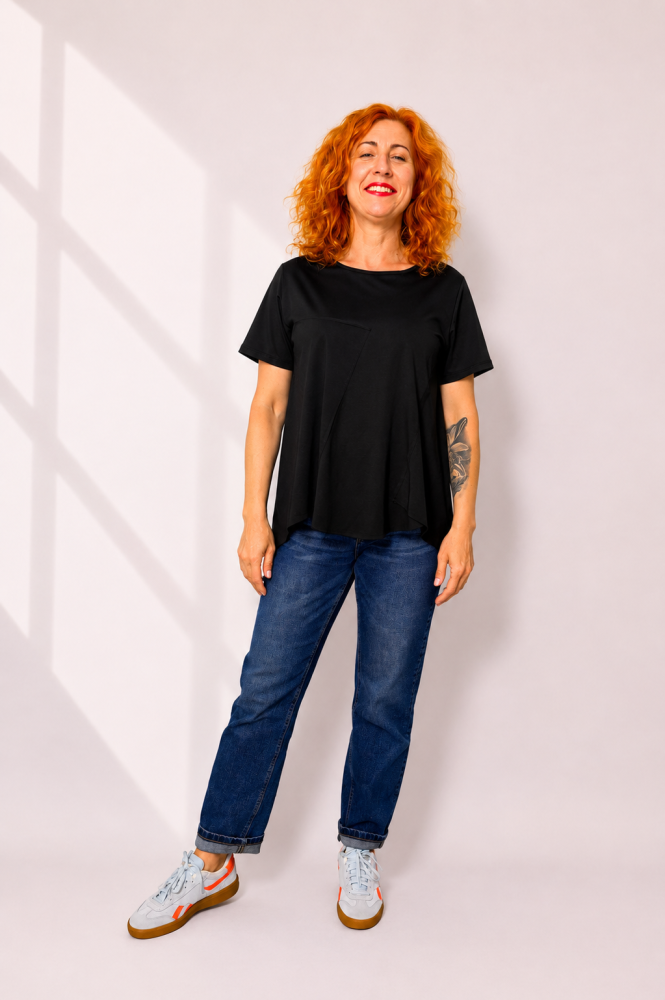 Czarny t-shirt asymetryczny_TS008.png