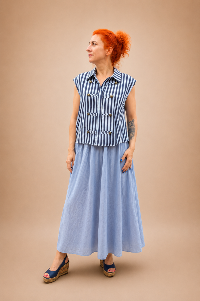 Bluzka oversize z ozdobnym zapięciem niebieski – 100% wiskoza